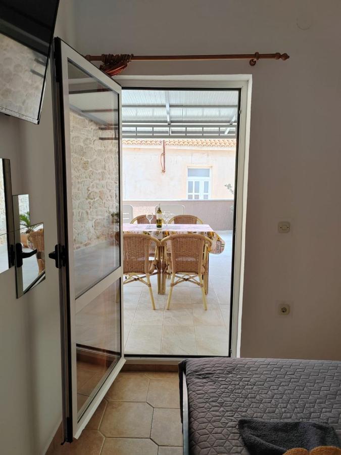 Apartments Turan Centrally Located With Free Parking Igrane Εξωτερικό φωτογραφία