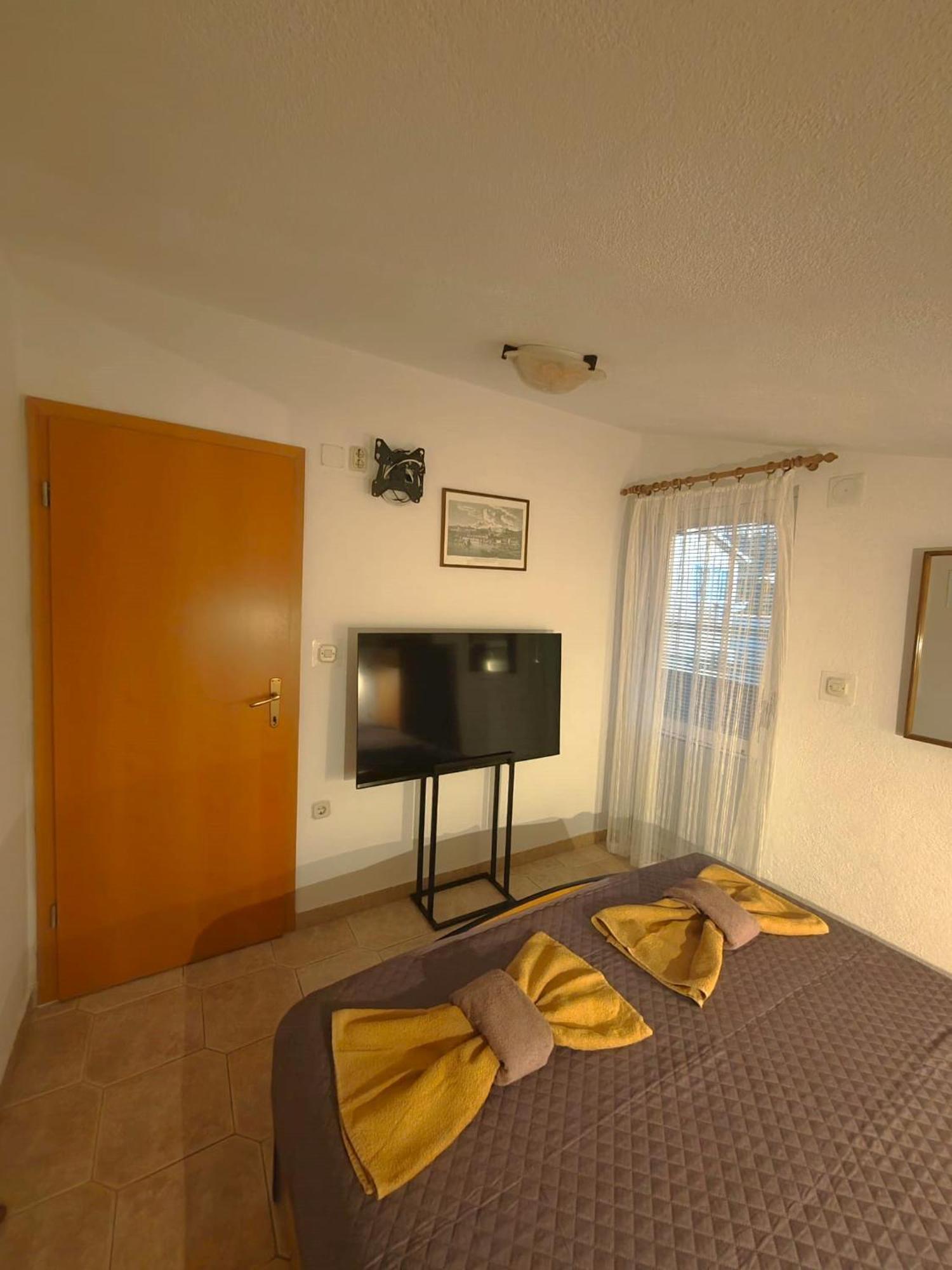 Apartments Turan Centrally Located With Free Parking Igrane Εξωτερικό φωτογραφία